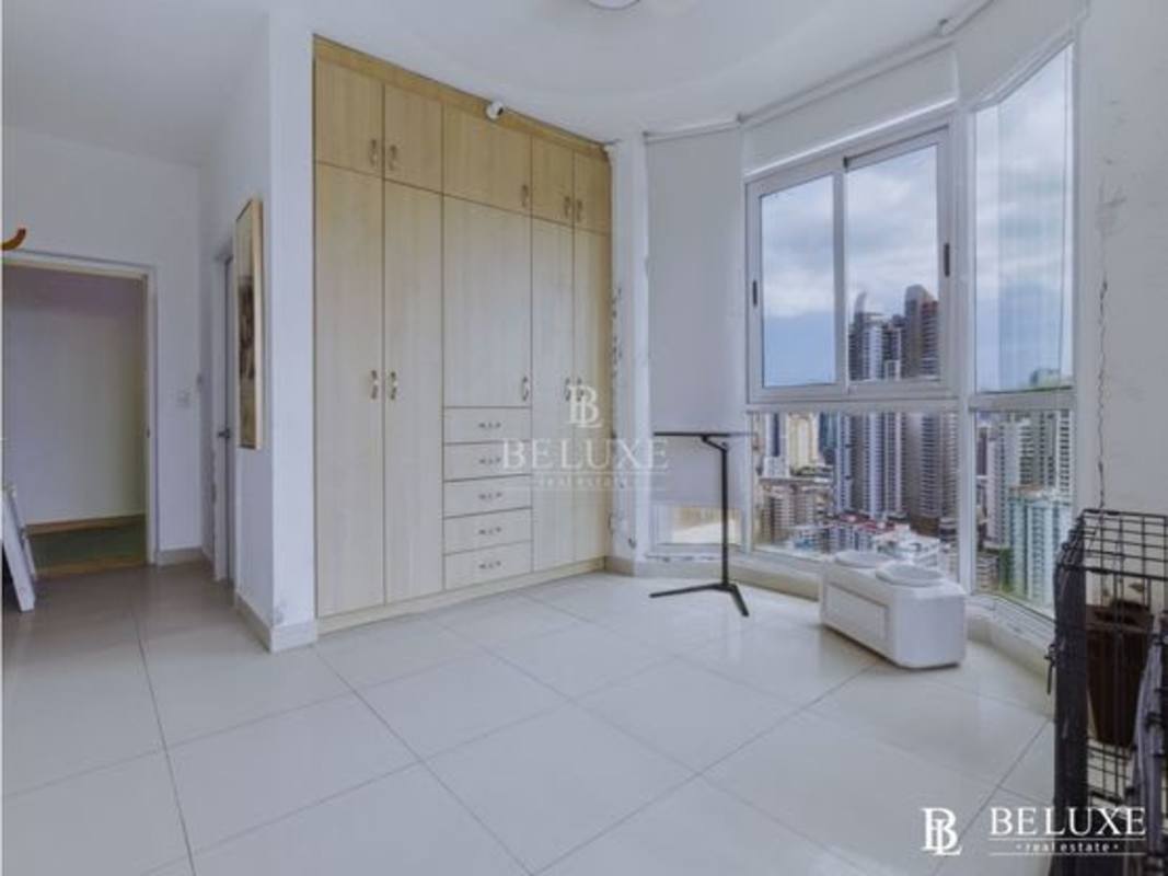 Kitchen with breakfast nook and granite counters in PH Astoria El Cangrejo Panama