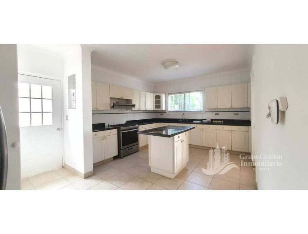 Private backyard with pool, jacuzzi, lush landscaping Costa Azul Panama