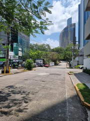 House / Commercial Mixed-Use for Sale in Obarrio - 3 bedrooms