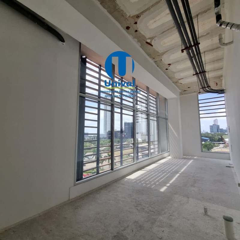 Unfinished bright industrial style shell for medical office in Torre Palmeras Costa del Este Panama