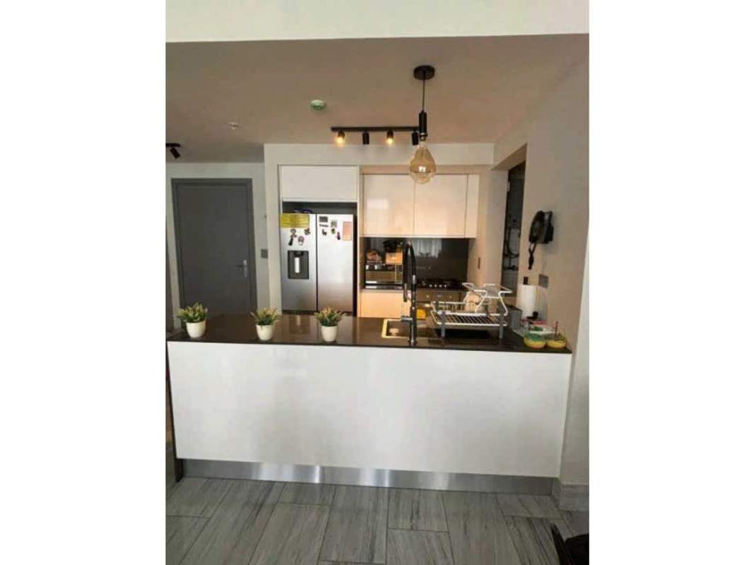 Spacious bedroom with ocean and skyline views PH Nuovo Avenida Balboa