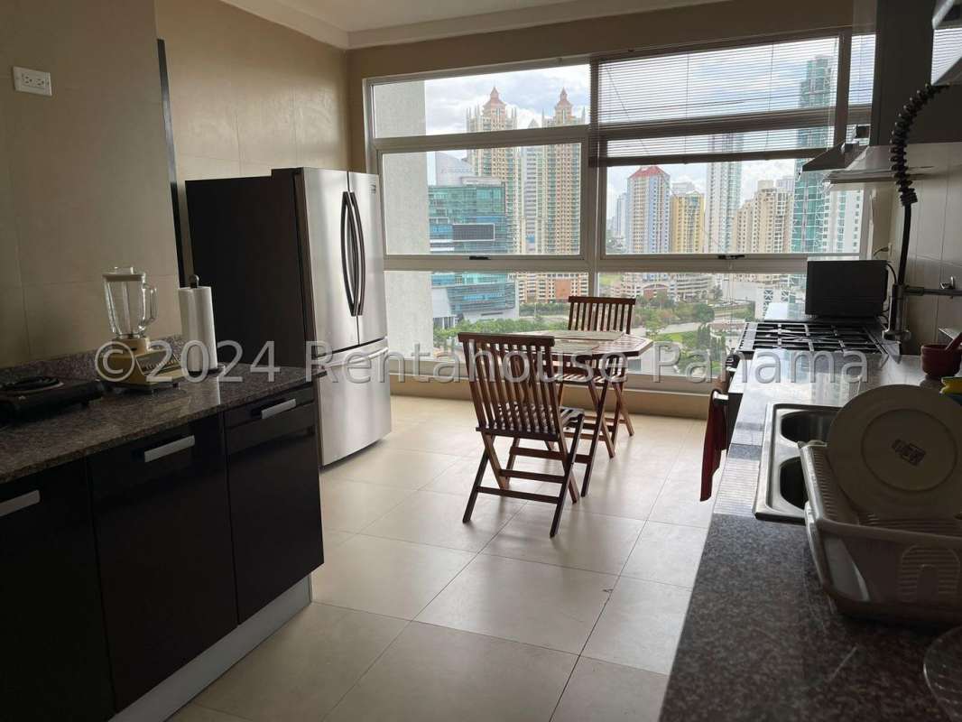 Modern granite countertop kitchen equipped with premium appliances in Punta Pacifica