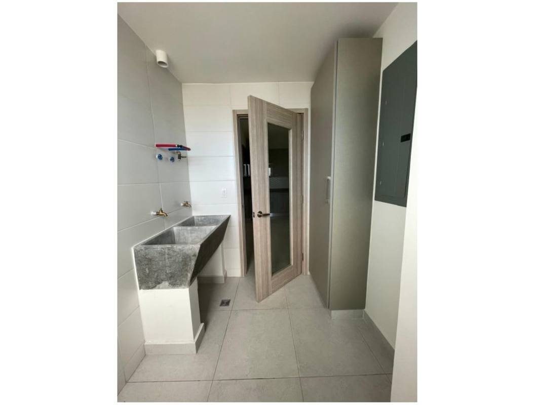 Exclusive rooftop tennis court with fencing and panoramic cityscape at PH The Towers 50 Panama City