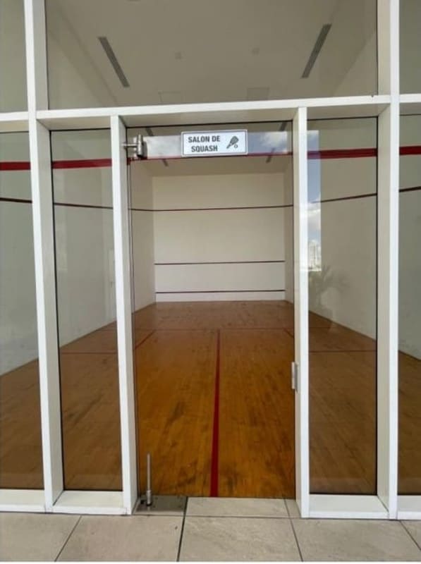 Stunning rooftop infinity swimming pool with panoramic skyline views at PH The Towers 50 San Francisco Panama