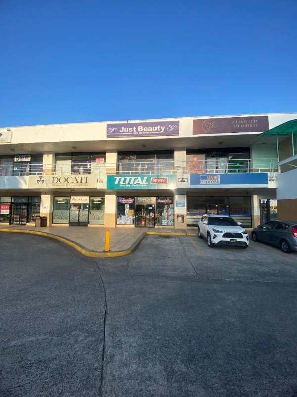 Two-story commercial retail plaza with ample parking in Panama City Los Andes