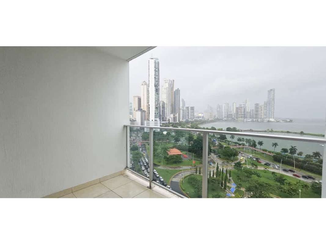 Luxury 2BR Apartment Bay View PH White Avenida Balboa