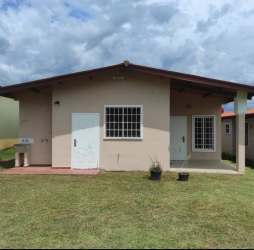 Private yard with lawn and outdoor sink in Brisas de Arraiján Vista Alegre Panama