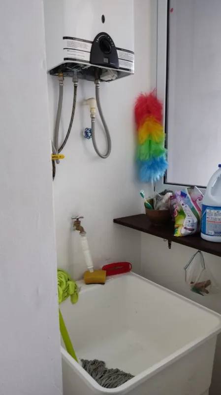 Modern 2BR Apartment with Balcony near El Crisol Metro