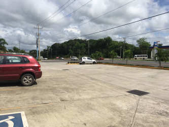 Truck-friendly access warehouse front Capira Commercial Park