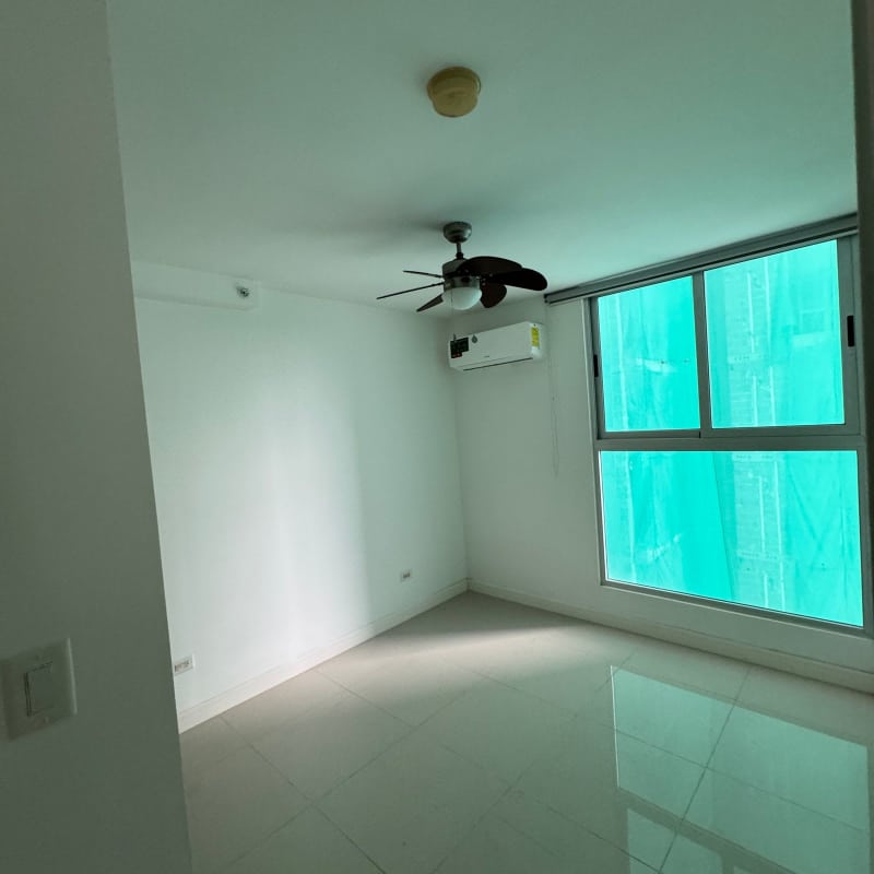 Second bedroom with window, AC and closet PH Imperial Tower Panama City