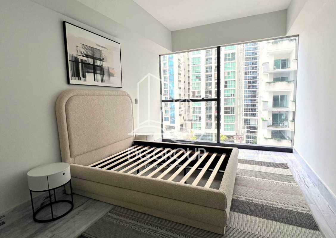 Oceanfront infinity pool with skyline views PH Nuovo by Armani Avenida Balboa