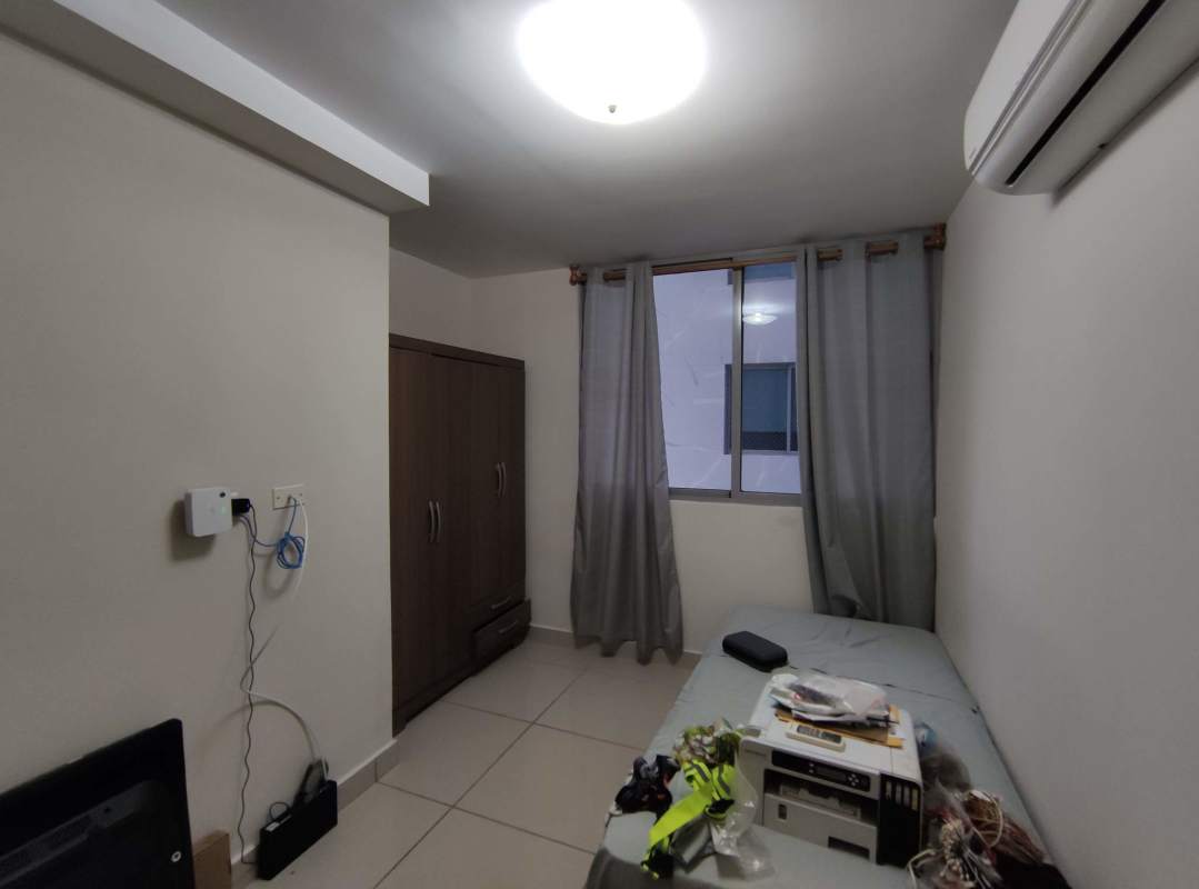 Bright living room with balcony access and ceramic floors PH Torres de Castilla Panama City