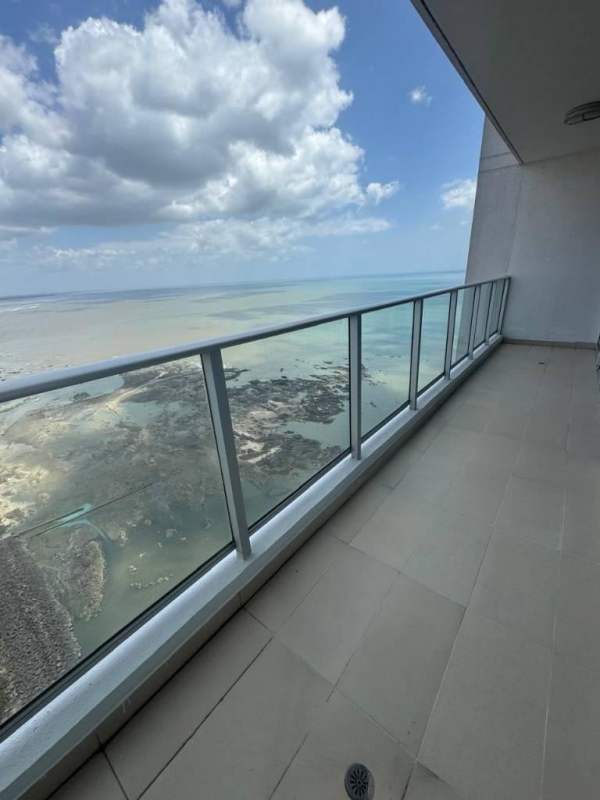 High-rise balcony with panoramic Pacific Ocean views and glass railings at PH Oceanaire Panama
