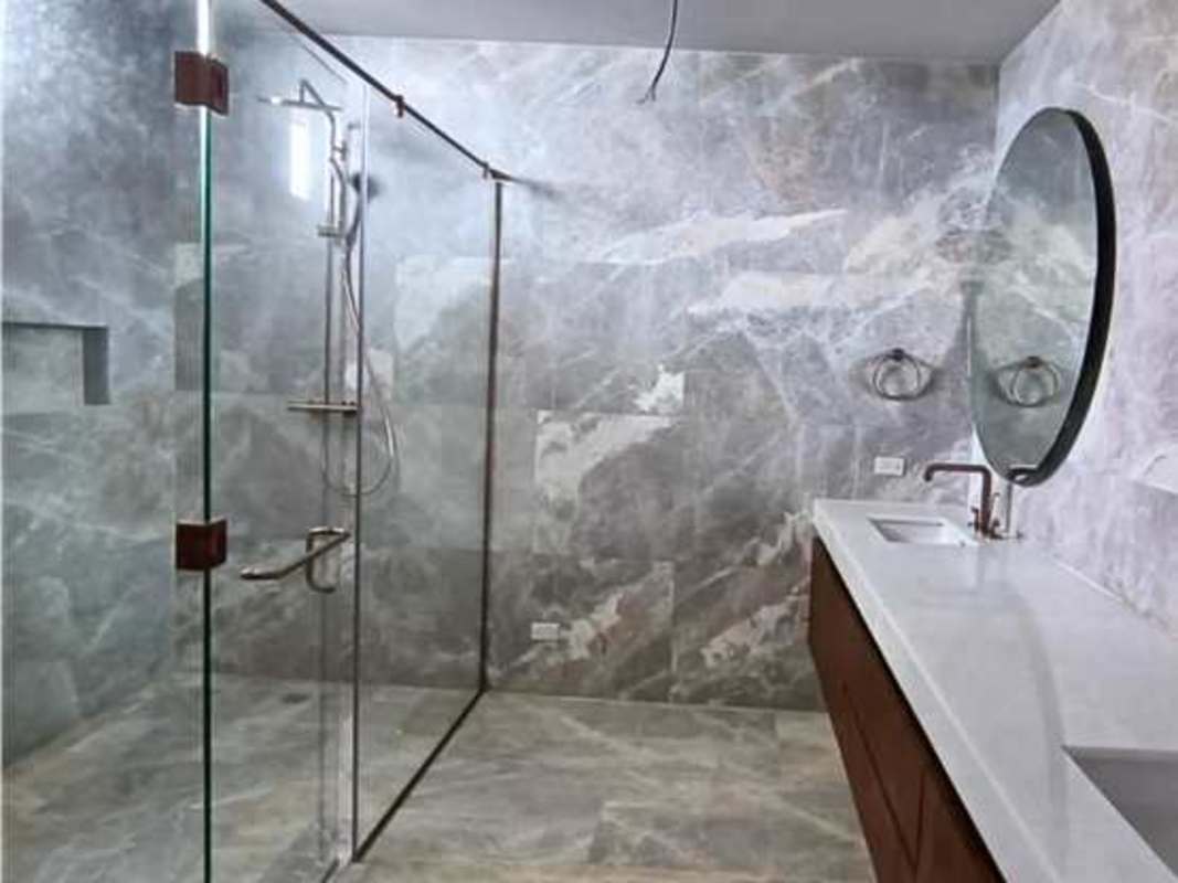 Bedroom with walk-in closet ocean view luxury apartment PH The Towers Paitilla