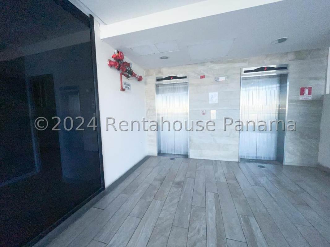 110m² Commercial Space for Rent 12 de Octubre Plaza Panama
