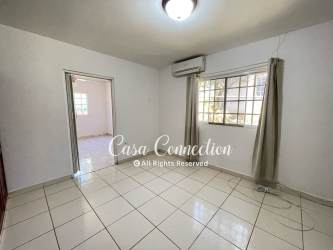 Bedroom with large closet, ceramic tiles, window natural light Chiriquí Panama