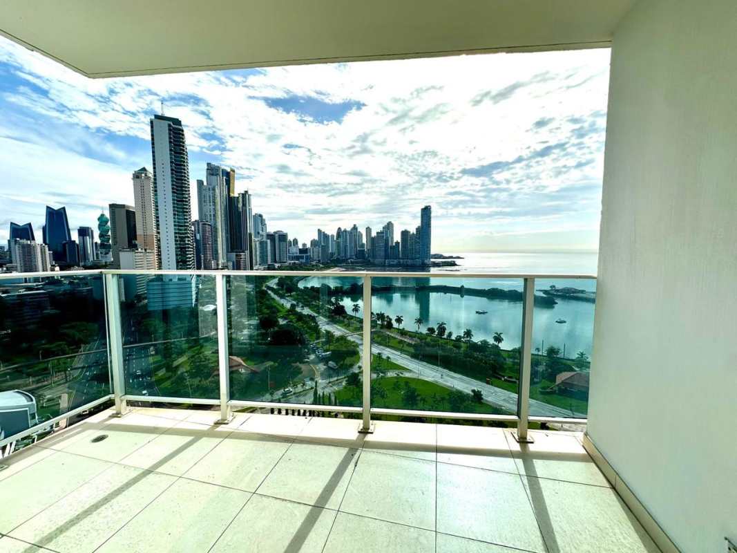 Apartment balcony with unobstructed view of Pacific Ocean and Cinta Costera PH White Tower Panama