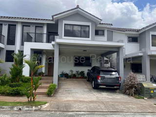 House for Sale in San Antonio - 3 bedrooms