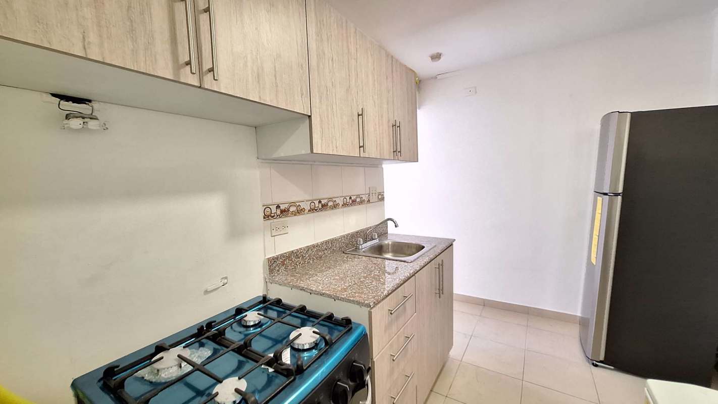 Bathroom with pedestal sink and glass shower enclosure in PH Bella Luna Río Abajo Panama