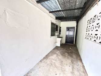 Outdoor laundry and utility space with sink in Residencial Bello Amor Arraiján