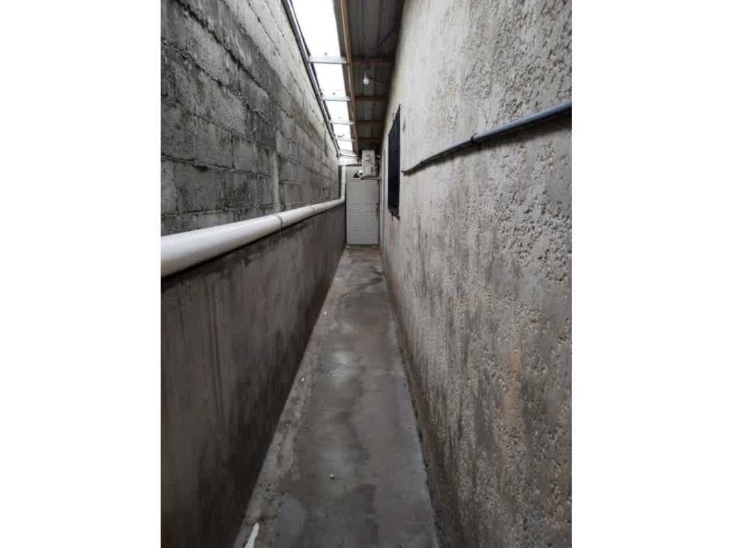 Outdoor laundry area with washing machine Altos de Las Acacias Juan Díaz Panama
