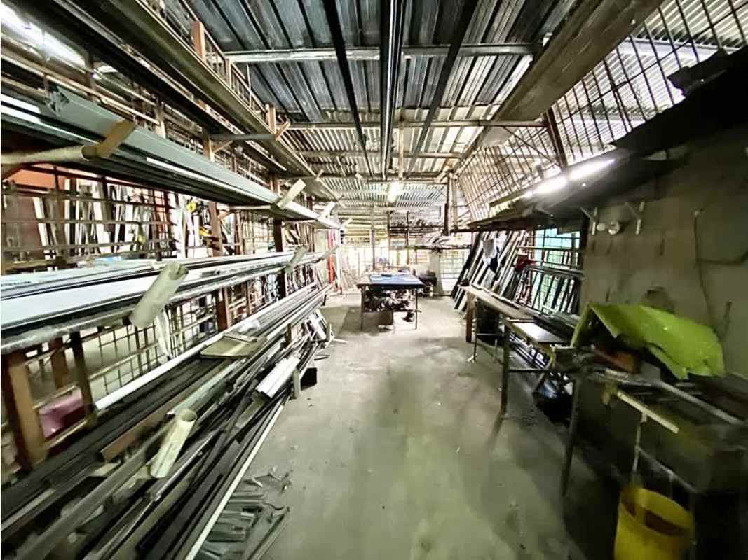 Commercial retail frontage auto parts shop for sale near Tocumen Airport Panama City