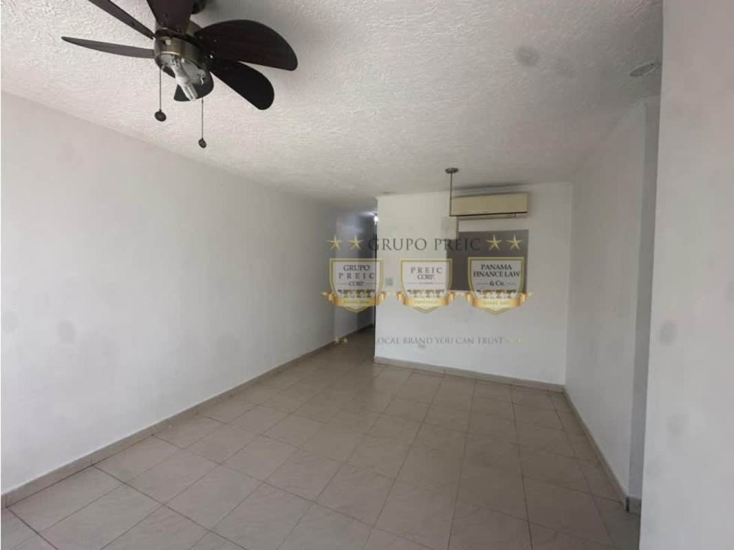 Compact laundry with stackable washer dryer, tile floor, PH Parque Lindo Carrasquilla