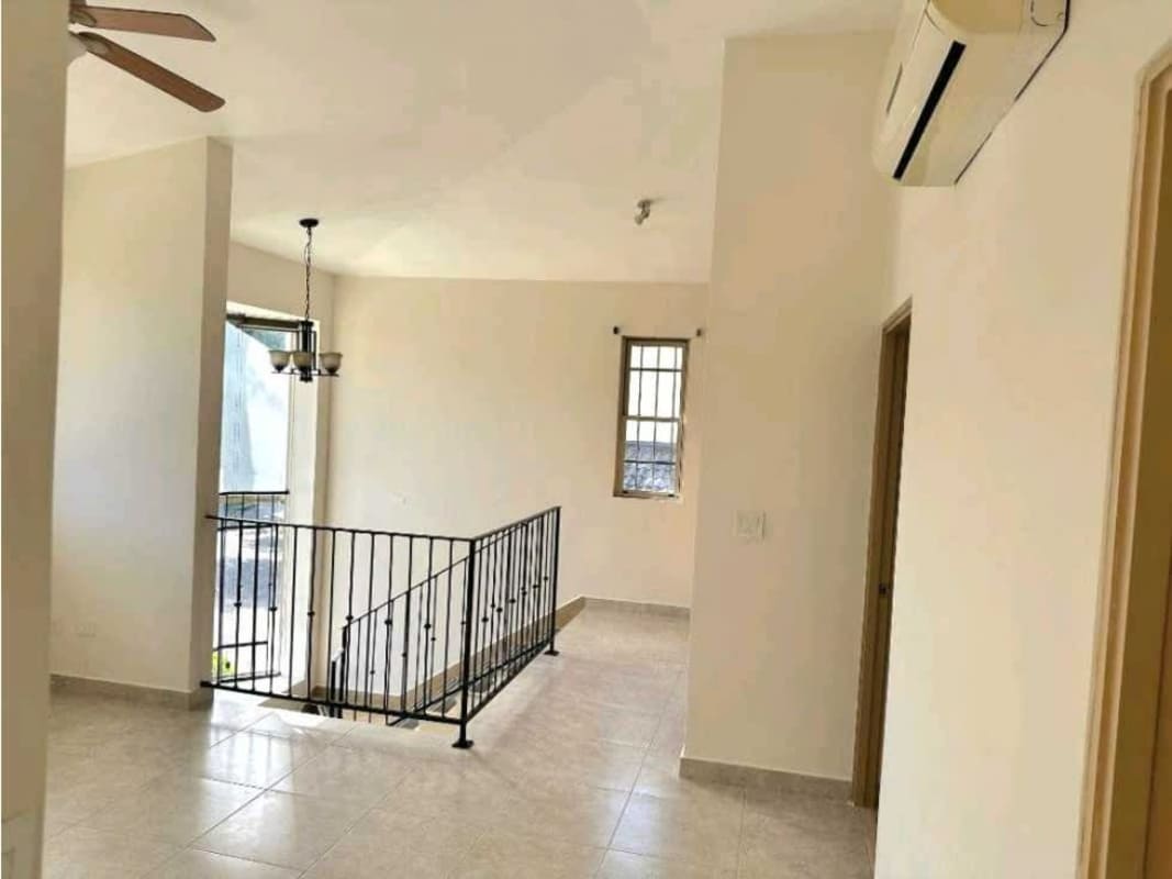 Spacious patio garden with greenery at PH Embassy Gardens Clayton Panama City