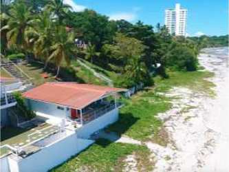 Beachfront Estate with Guest Houses Playa Corona
