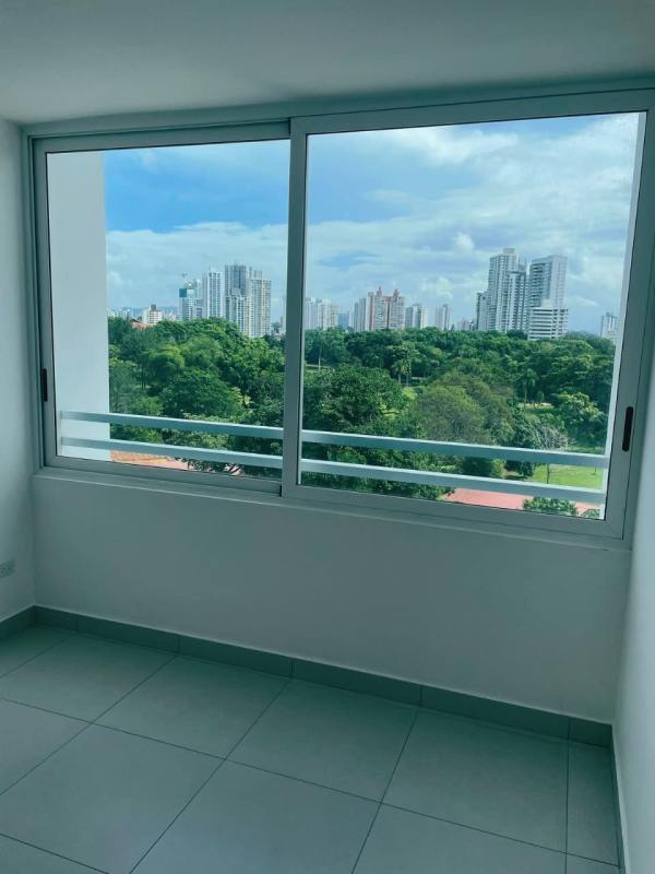 Rooftop infinity swimming pool with skyline views PH Tee One Panama City