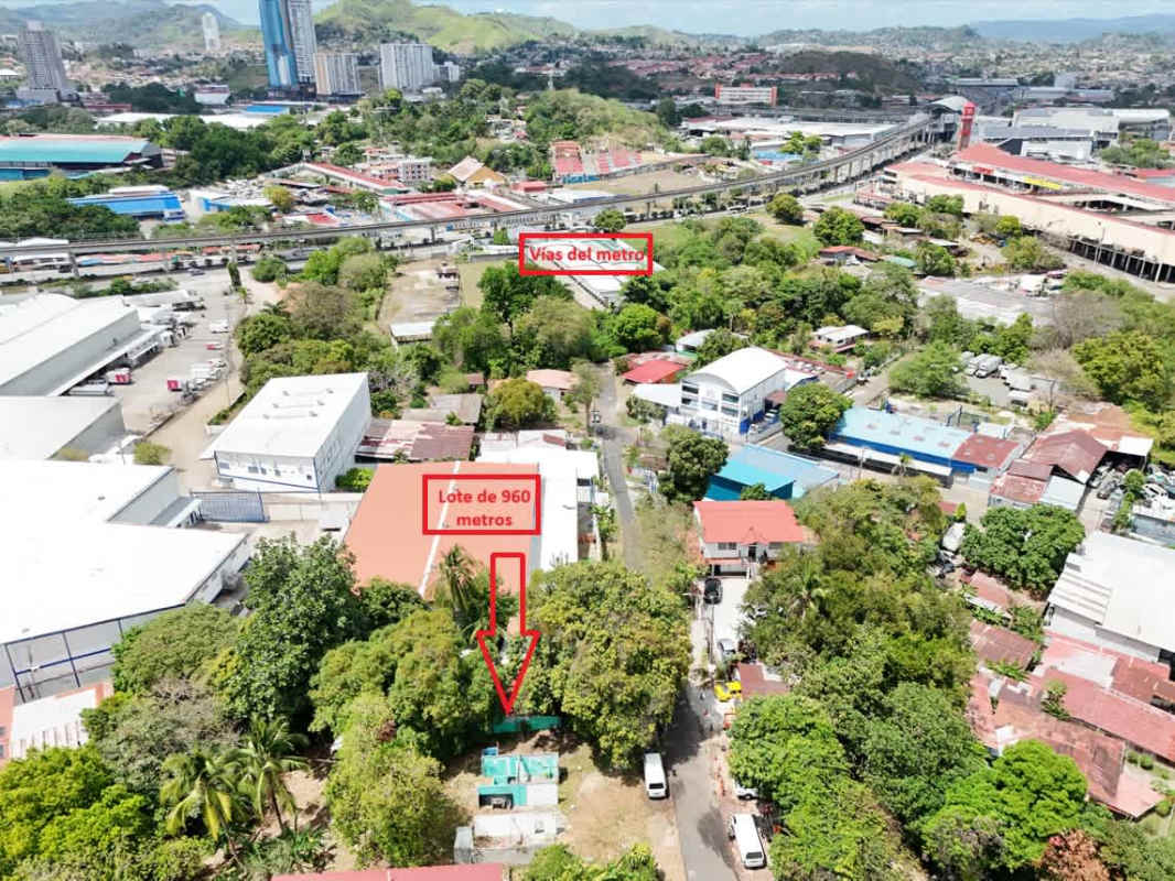 Aerial image depicting 960 square meter lot near Metro station with surrounding infrastructure Pueblo Nuevo Panama
