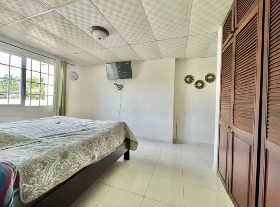 Secure gated entrance with guard post in Las Cumbres Princesa de Gales Panama