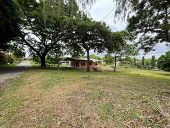 Large residential land close to ocean access in gated Coronado Panama