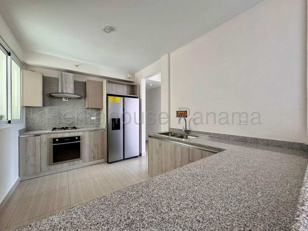 Kitchen granite counters stainless steel appliances PH Oceana Costa del Este Panama City