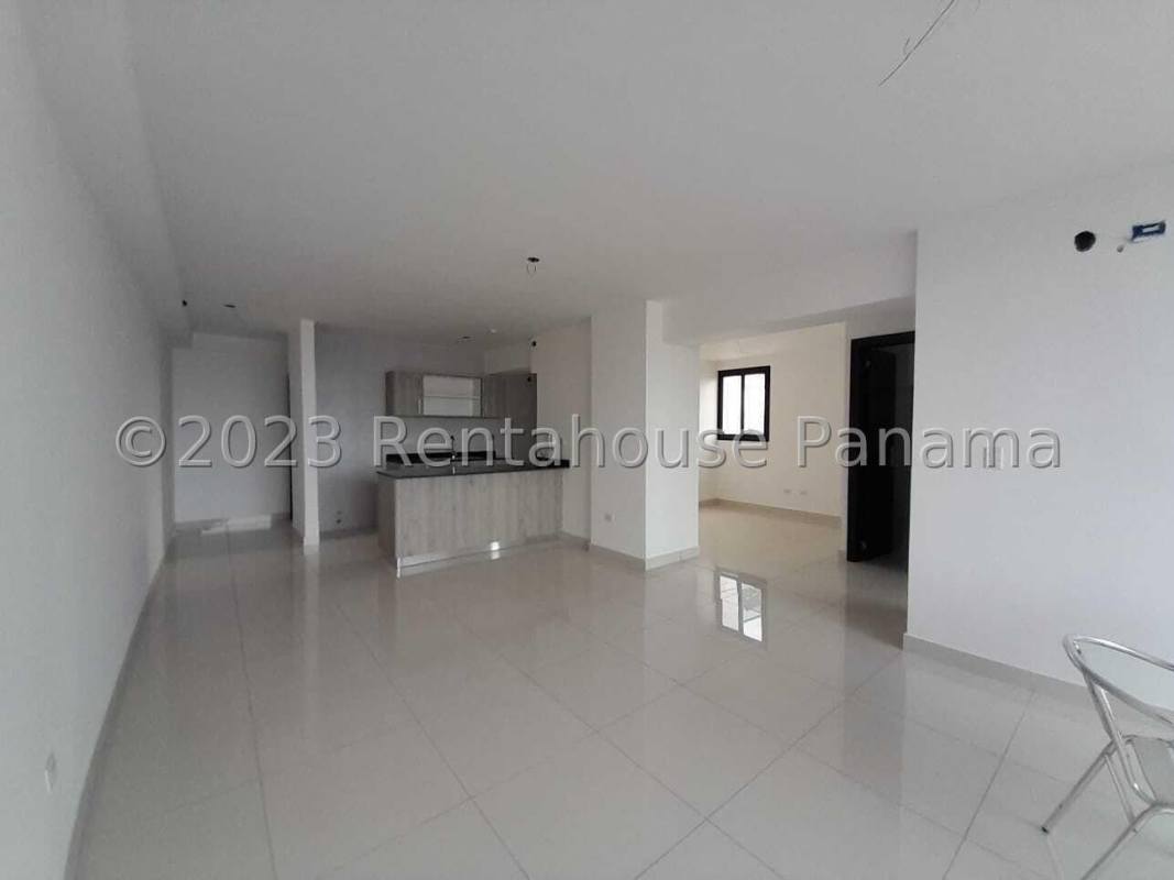 Skyline view rooftop pool and lounge area at PH El Carmen Obarrio Panama