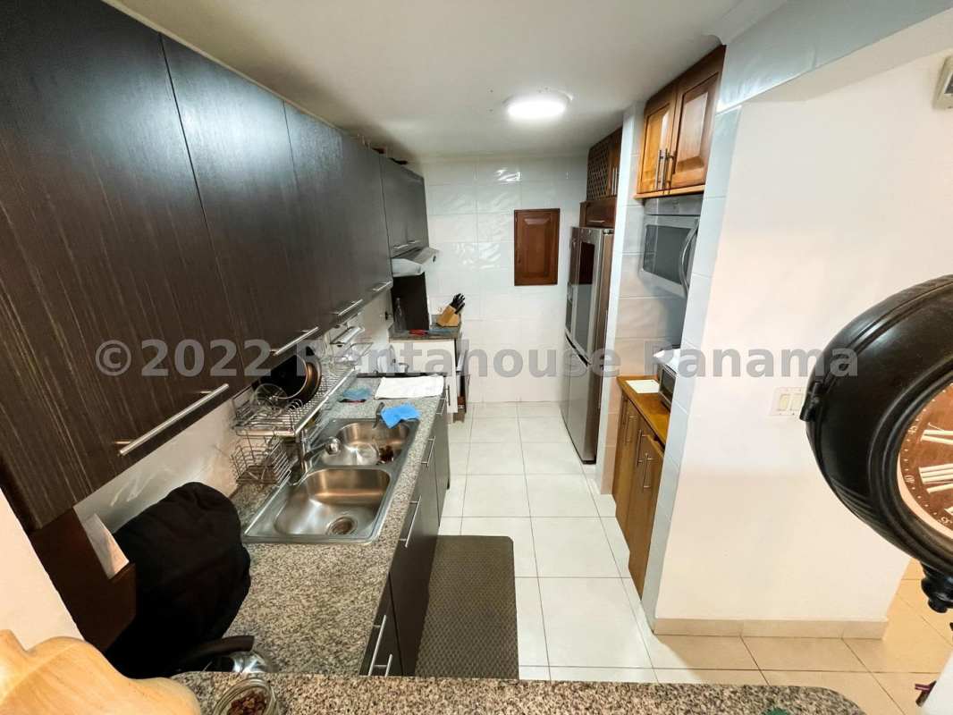 Large tiled private terrace perfect for outdoor entertaining PH Edison Park Panama City