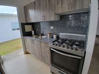 Bathroom with ceramic finishes in Panama Oeste house for sale