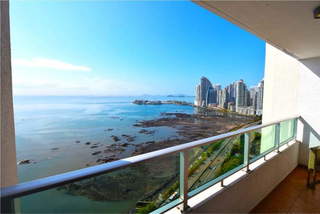 Apartment for Sale in San Francisco - 3 bedrooms