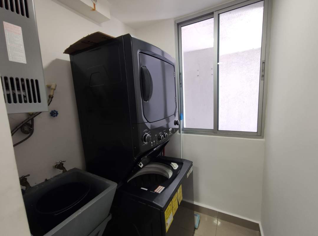 Master bedroom with built-in closet, inverter AC and city view in PH Coral Tower Panama