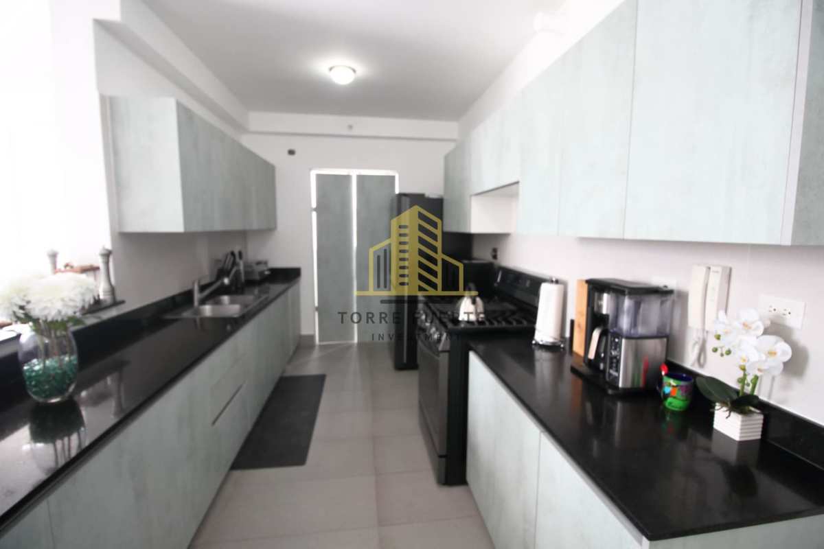 Swimming pool with panoramic skyline views at PH Loma Vista Tower Panama