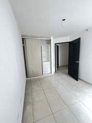 Apartment for Sale in Edison Park - 3 bedrooms