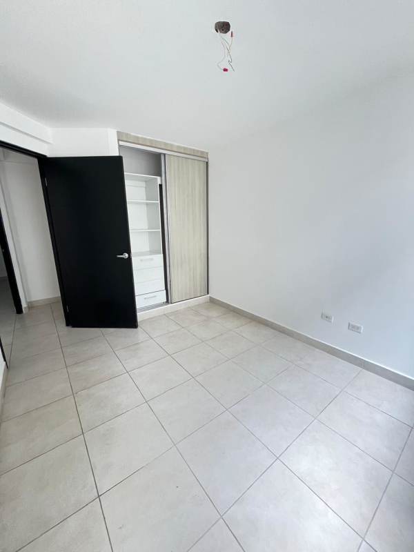 Condominium gym bright space modern equipment Edison Park Panama