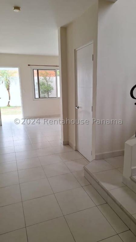 3BR Model Marsella House in Quintas de Versalles