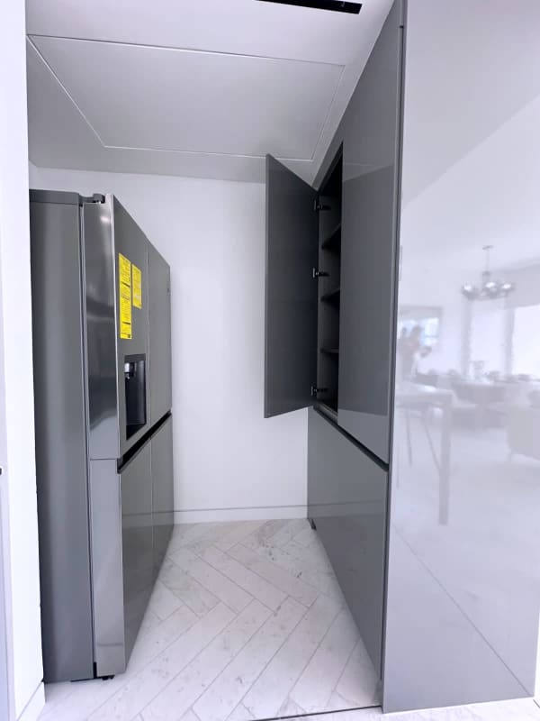 Fully equipped luxury kitchen with marble countertops at Wanders & Yoo Marbella