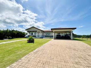 Luxury Villa for Sale in El Chirú - 5 bedrooms