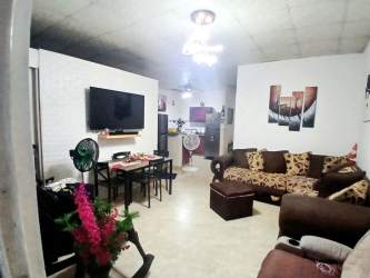 Spacious bedroom with bunk bed, window, tiled floors house Barriada La Cresta