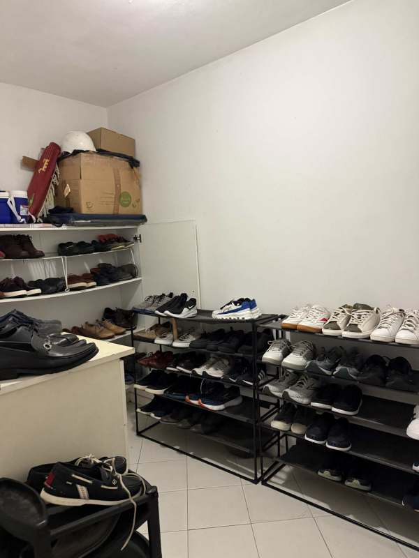 Spacious master bedroom with large windows and city view PH Mirabel Panama