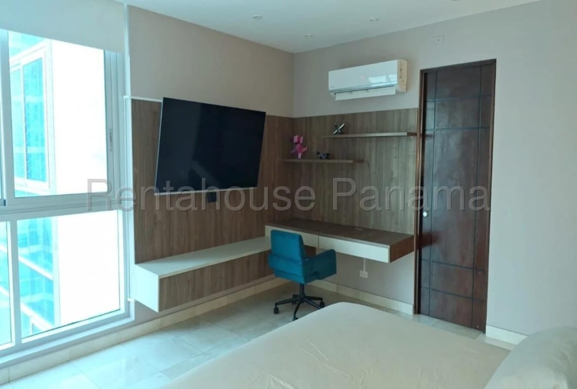 Infinity pool facing the ocean at PH Pacific Village Punta Pacifica Panama