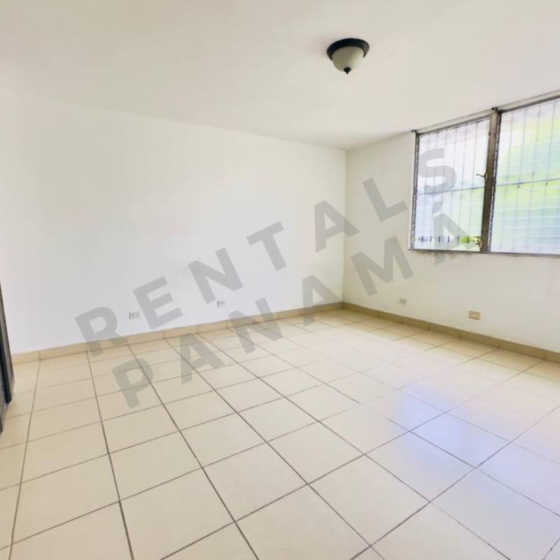 Spacious kitchen with windows PH El Carmen El Carmen Panama