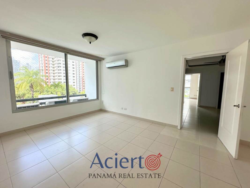 Swimming pool area palm trees skyline city backdrop PH San Francisco Skyline Panama